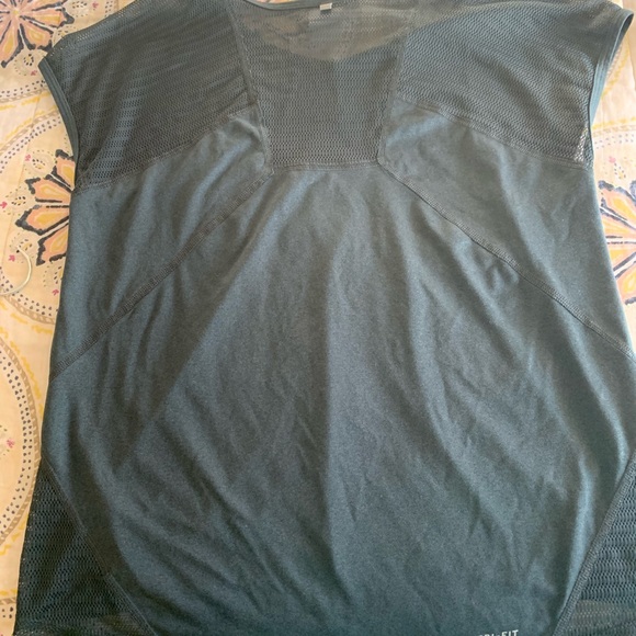 Nike shirt with mesh - Picture 4 of 7